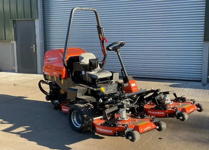 BPI Auctions - Cushman Truckster Utility Vehicle & Ride on Lawnmowers Auction - Auction Image 4
