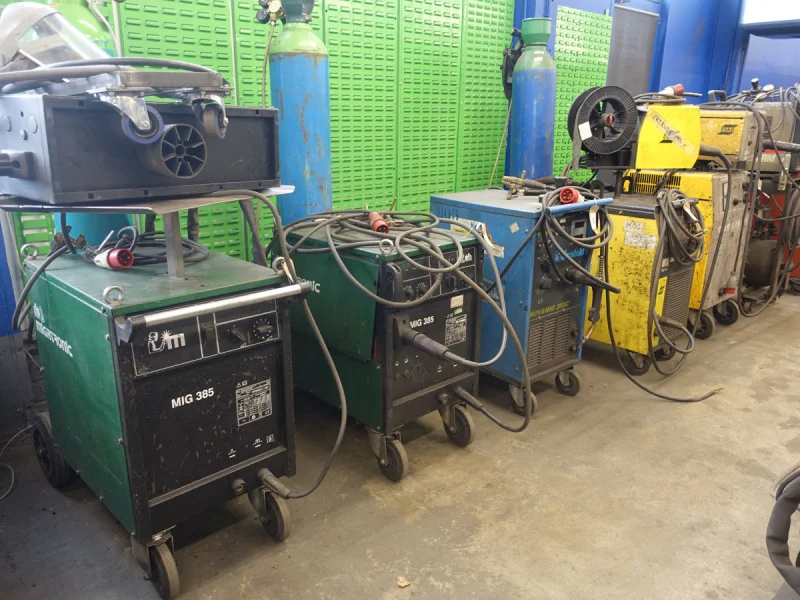 W & H Peacock - Fabrication Machinery, Welders, Cranes, Factory Equipment, Forklifts & Vehicles at Auction - Auction Image 3