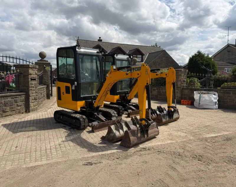 Universal Auctions Group Ltd - Massive Multi-Lot Auction; Ex-Fleet Vans, Agri, Construction & Heavy Plant Machinery And Much More! - Auction Image 3