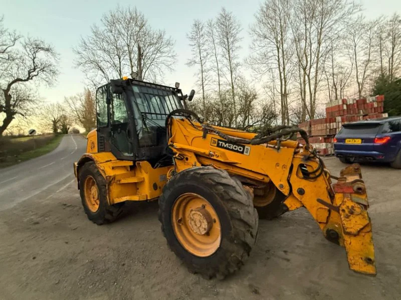 Universal Auctions Group Ltd - New & Pre-Owned Heavy and Light Plant Auction: Excavators, Tractors, Agri, Forklifts, Telehandlers & More - Auction Image 7
