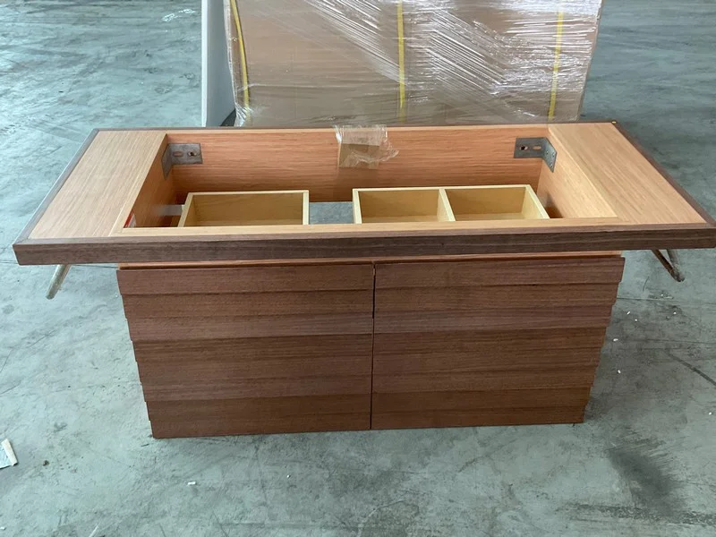 BPI Auctions - Contents of UK Modular Construction Company Auction to inc: Heat Detector Alarms, Electric Towel Rails, Baths, LED Downlighters, Smoke Alarms & More - Auction Image 5