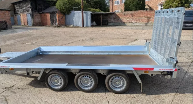 Universal Auctions Group Ltd - Over 700 lots: Ex-Fleet Vehicles, Agri & Farm, Heavy Plant, Machinery, HGVs & Much More - Auction Image 7