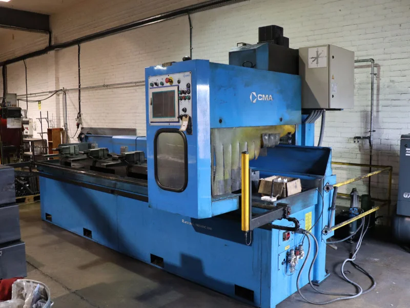 W & H Peacock - Fabrication Plant, Welders, Machine Tools, Forklift, Mercedes Truck - Auction Image 1