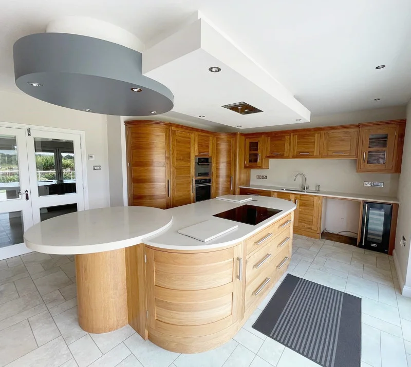 In2Corporate Ltd - Huge General Auction - Fitted Kitchens, Luxury Homewares, Designer Goods, Premium Rugs & More - Auction Image 1