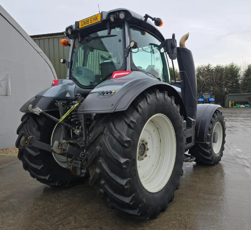 BPI Auctions - 2018 Valtra Tractors T174Ve Versu 57Kph at Auction - Auction Image 3