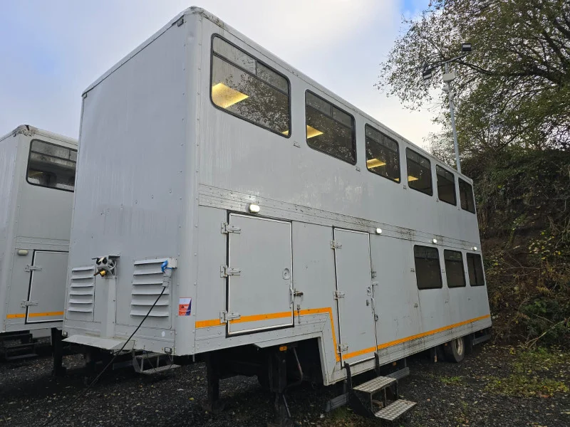BPI Auctions - Film & TV Location Trailers, RVs & Vehicles at Auction - Auction Image 3