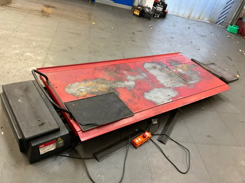 BPI Auctions - Contents of Motorcycle Dealer & Garage Workshop Auction - Auction Image 4