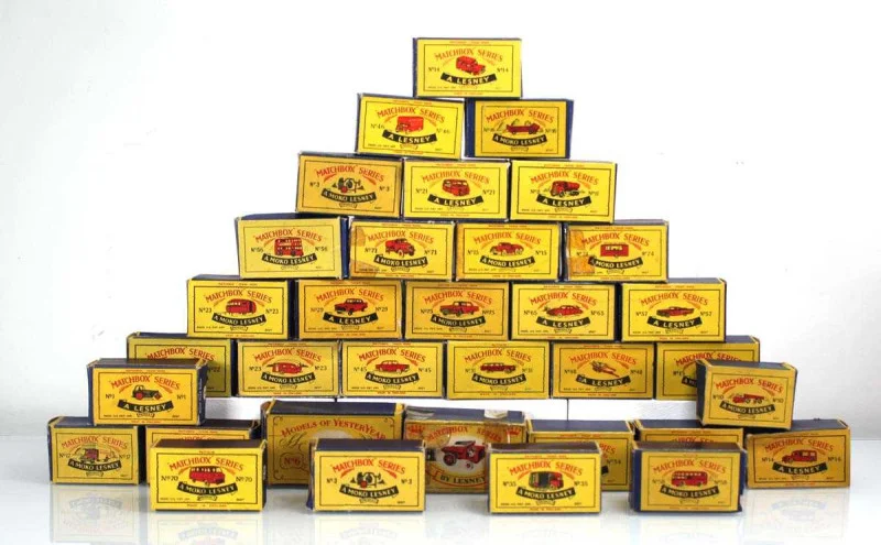W & H Peacock - Antique Furniture, Collectors’ Items, Selected Toys, Jewellery & Watches Auction - Auction Image 2