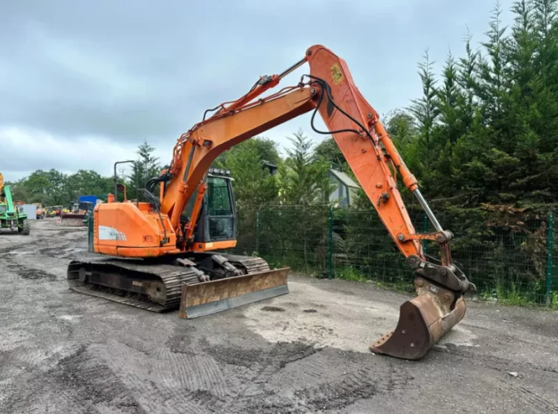 Universal Auctions Group Ltd - 800 Lots of Ex-Fleet Vehicles, Agri & Farm, Heavy Plant, Machinery, HGVs & Much More at Auction - Auction Image 6
