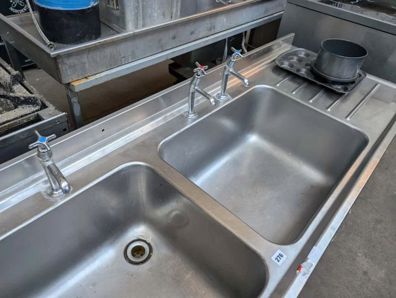 W & H Peacock - Commercial Catering Equipment Auction - Auction Image 8