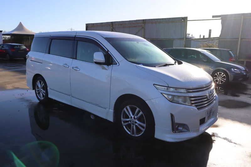W & H Peacock - CNC Machining Centres, Metal Fabrication & Other Equipment and Nissan MPV Auction - Auction Image 9