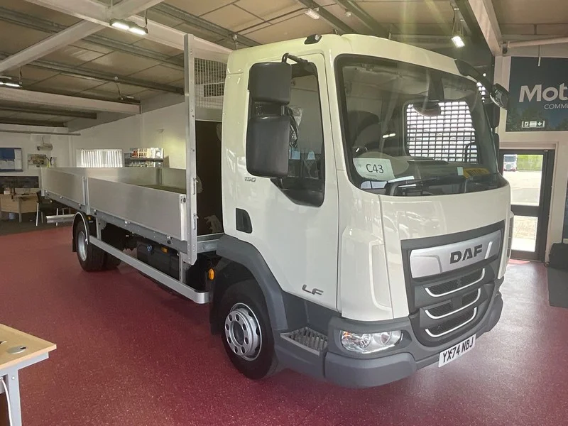 BPI Auctions - New & Pre-Registered DAF Trucks at Auction to include: Curtain Sider, Drop Side, Tipper, Box & Skip Lorries - Auction Image 6