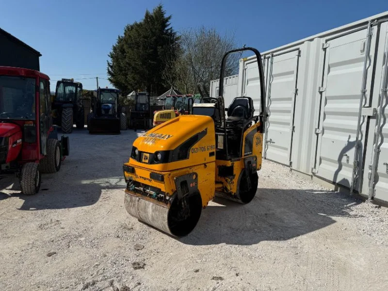 Universal Auctions Group Ltd - New & Pre-Owned Heavy and Light Plant Auction: Excavators, Tractors, Agri, Forklifts, Telehandlers & More - Auction Image 6