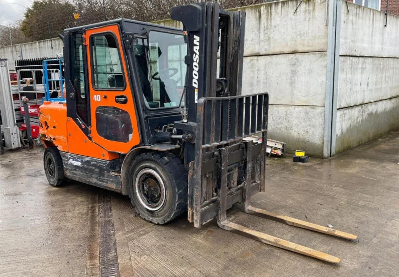 BPI Auctions - Electric, Gas & Diesel Forklift Trucks & Diesel Irion Side Loader at Auction - Auction Image 1