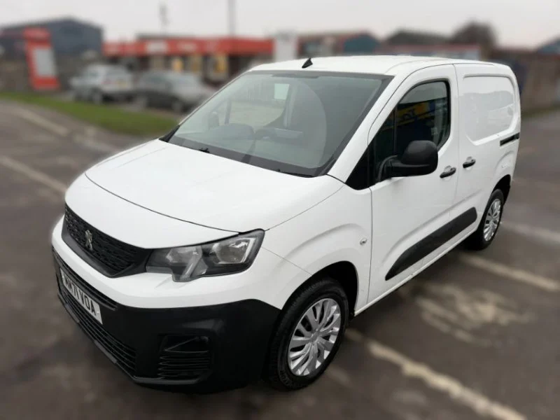 Universal Auctions Group Ltd - Massive Multi-Lot Auction; Ex-Fleet Vans, Agri, Construction & Heavy Plant Machinery And Much More! - Auction Image 5