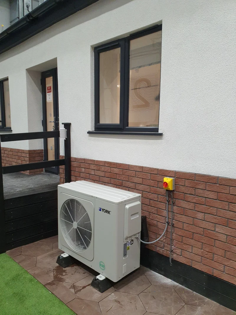 BPI Auctions - Unused & Boxed 14kW - 5kW Monoblock Air Source Heat Pumps - Auction Image 2