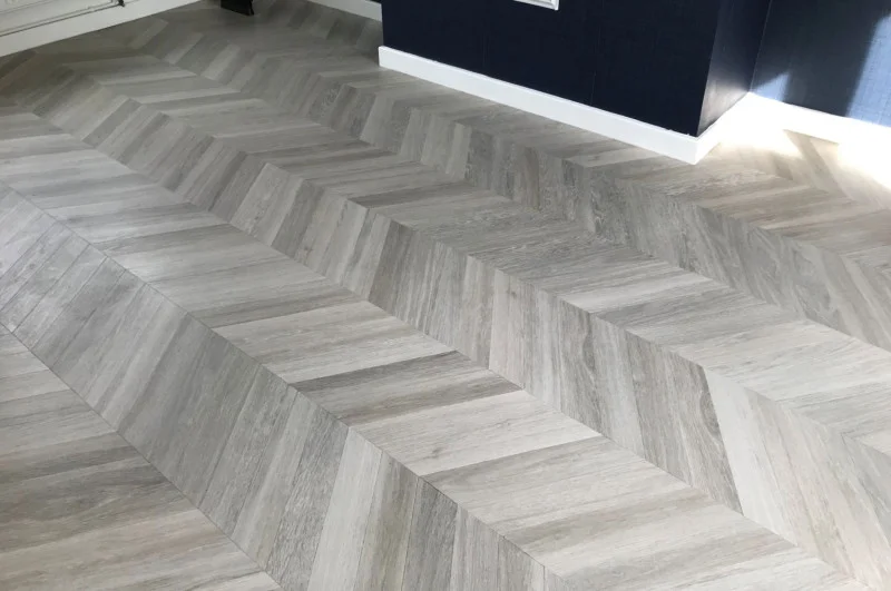 In2Corporate Ltd - High-End Flooring Auction: Luxury Vinyl Tiles, Twist Pile Carpets, Safety Flooring, Rubber Coin Gym Matting, Acoustic Underlay, Wet Room / Swimming Pool Flooring & More - Auction Image 5