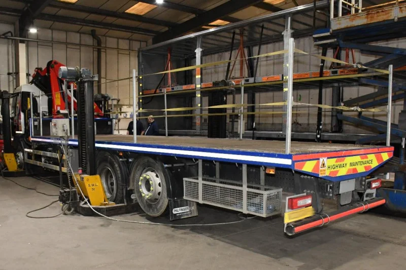 Salvue Ltd. - 2024 Volvo FE320 6x2 Flat Bed Truck with Palfinger SLD5 - Chemical Spill Damage (IBC Failure) at Auction - Auction Image 3