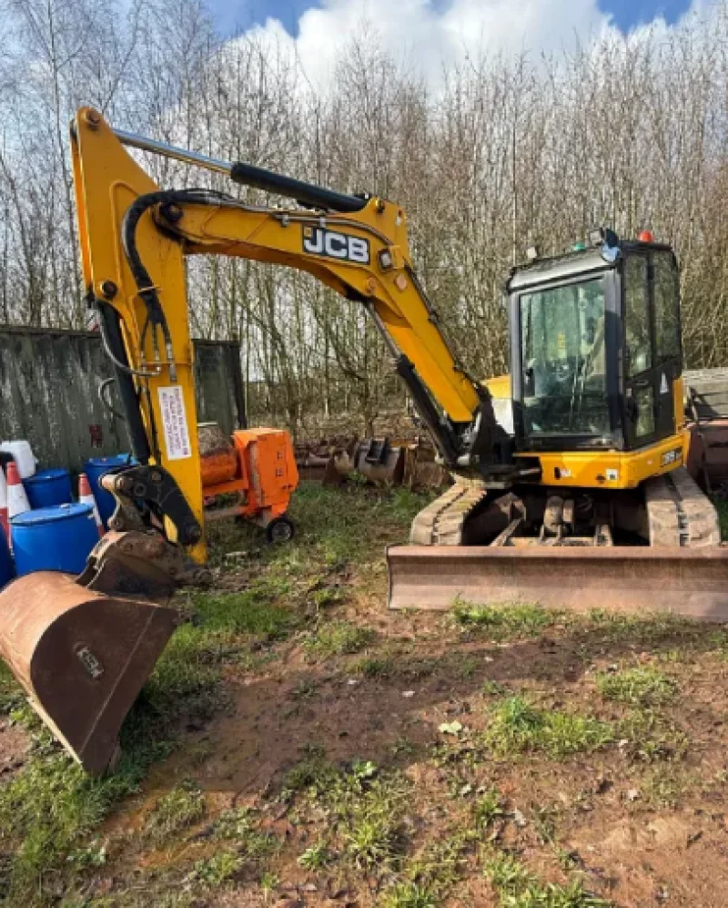 Universal Auctions Group Ltd - Massive Multi-Lot Auction; Ex-Fleet Vans, Agri, Construction & Heavy Plant Machinery and Much More! - Auction Image 6