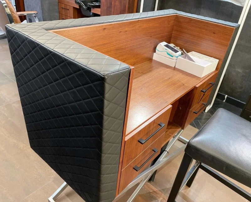 In2Corporate Ltd - Contents of an Old School Award-Winning Barbershop Auction - Auction Image 4