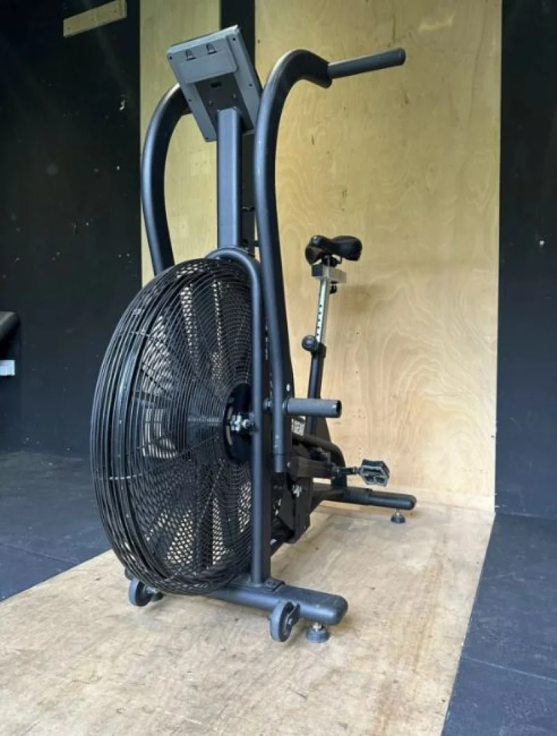 JPS Chartered Surveyors - One Lot Auction - Gym/Fitness Equipment to include: Functional Power Rack, Bulldog Air Bike, Weighted Vests & More - Auction Image 7