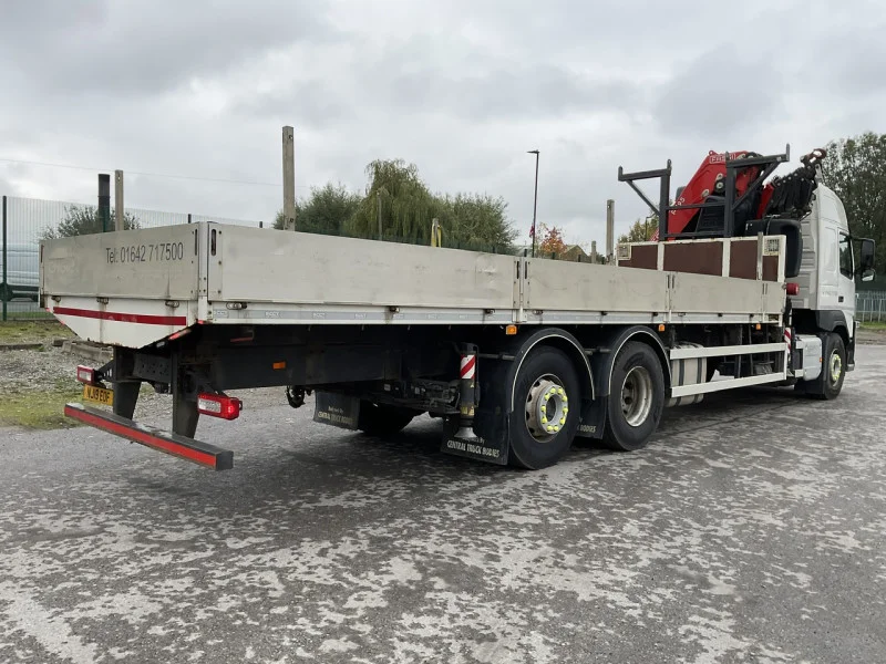BPI Auctions - 2021 Volvo FH Tractor Unit with Fassi Crane & 32ft Flatbed Trailer & 2019 Volvo FM 62 TR Flat Bed Lorry with Fassi Crane Auction - Auction Image 6