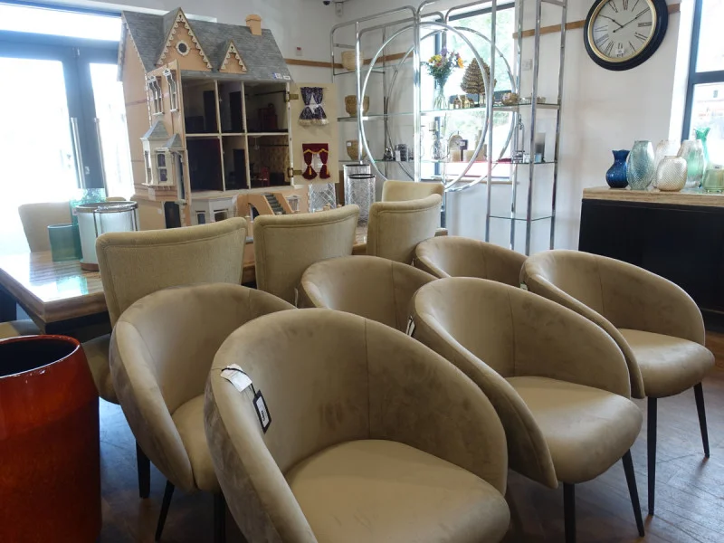 W & H Peacock - St Neots Weekly Auction - Auction Image 1