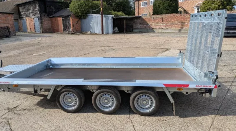Universal Auctions Group Ltd - BANK HOLIDAY BONANZA, Ex-Fleet Vehicles, Agri & Farm, Heavy Plant, Machinery, HGVs & Much More at Auction - Auction Image 3