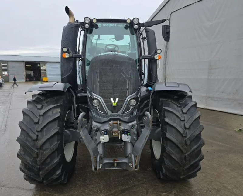 BPI Auctions - 2018 Valtra Tractors T174Ve Versu 57Kph at Auction - Auction Image 4