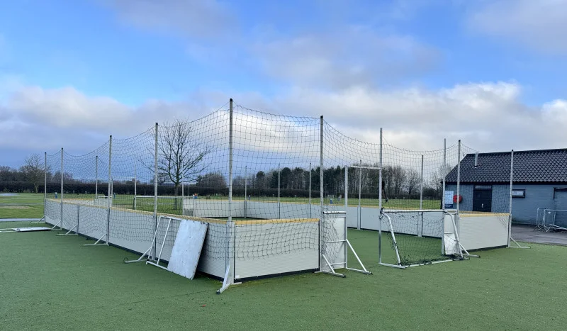Pinder Asset Solutions Ltd - Surplus Equipment of Flamingo Land inc Catering & Servery Equipment, Café & Shop Furniture, 5 Aside Soccer Arena, Tractor, Dumper, Generator at Auction - Auction Image 5