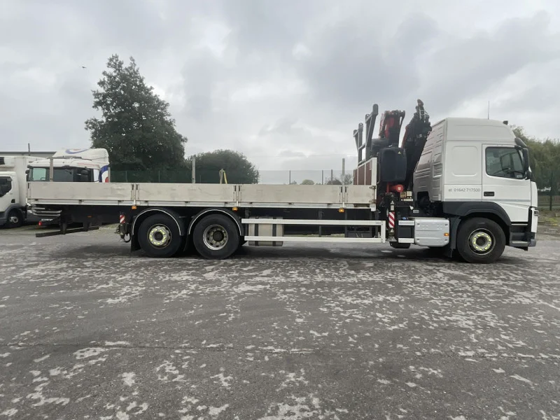 BPI Auctions - 2021 Volvo FH Tractor Unit with Fassi Crane & 32ft Flatbed Trailer & 2019 Volvo FM 62 TR Flat Bed Lorry with Fassi Crane Auction - Auction Image 5