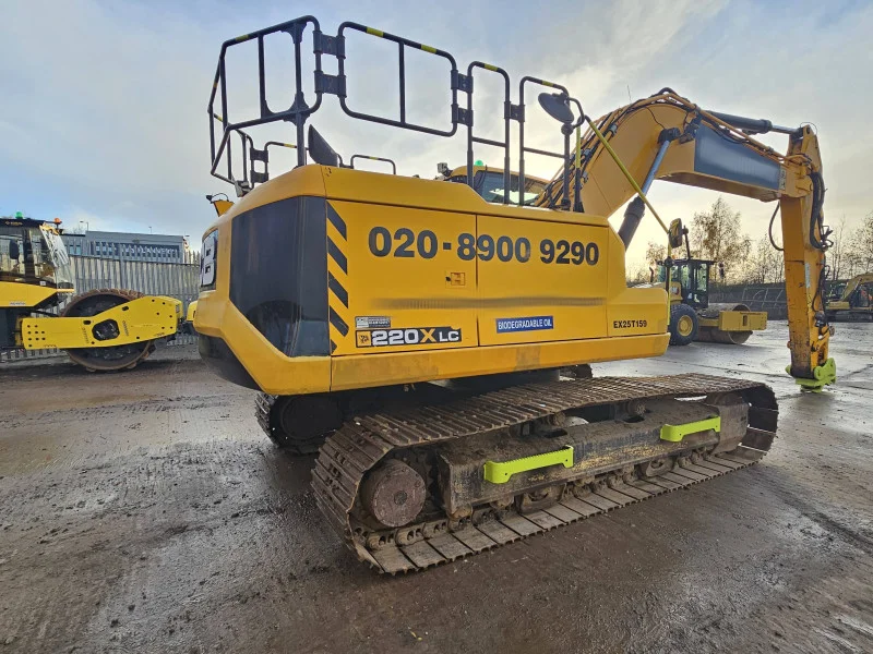Salvue Ltd. - 2019 JCB 220X  Tracked Excavator - Salvage | Hydraulic Contamination - Auction Image 7