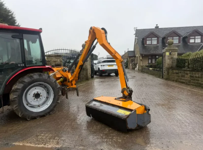 Universal Auctions Group Ltd - Massive Multi-Lot Auction; Ex-Fleet Vans, Agri, Construction & Heavy Plant Machinery and Much More! - Auction Image 5