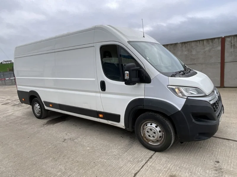 Mid Ulster Auctions Ltd - Vehicle Auction featuring Tractor Units, Grab Lorries, Cherry Pickers, Vans, Double Cab Pickup, Cars & More - Auction Image 4
