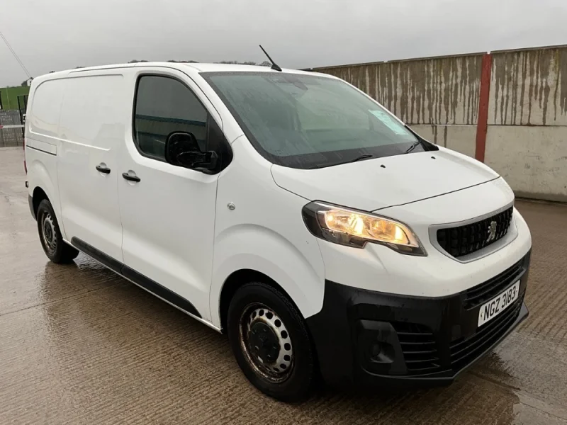 Mid Ulster Auctions Ltd - Vehicle Auction featuring Tractor Units, Grab Lorries, Cherry Pickers, Vans, Double Cab Pickup, Cars & More - Auction Image 7