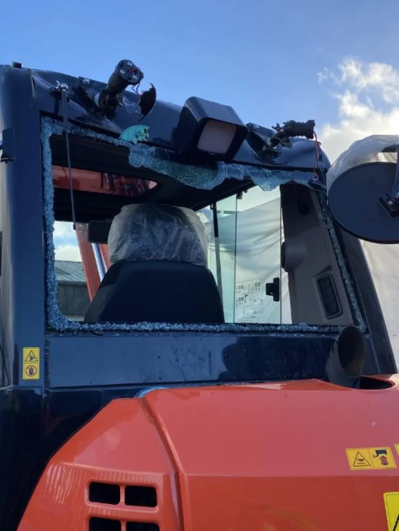 Gavel Auctioneers Ltd - Salvage 2023 Kubota Cabbed Excavator Auction - Auction Image 4