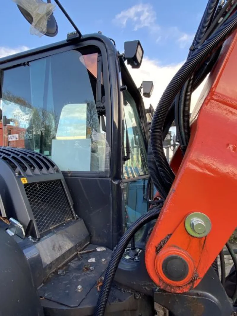 Gavel Auctioneers Ltd - Salvage 2023 Kubota Cabbed Excavator Auction - Auction Image 2