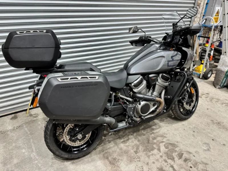 Gavel Auctioneers Ltd - 2022 Harley Davidson Pan 1250 Special Motorbike Auction - Auction Image 3