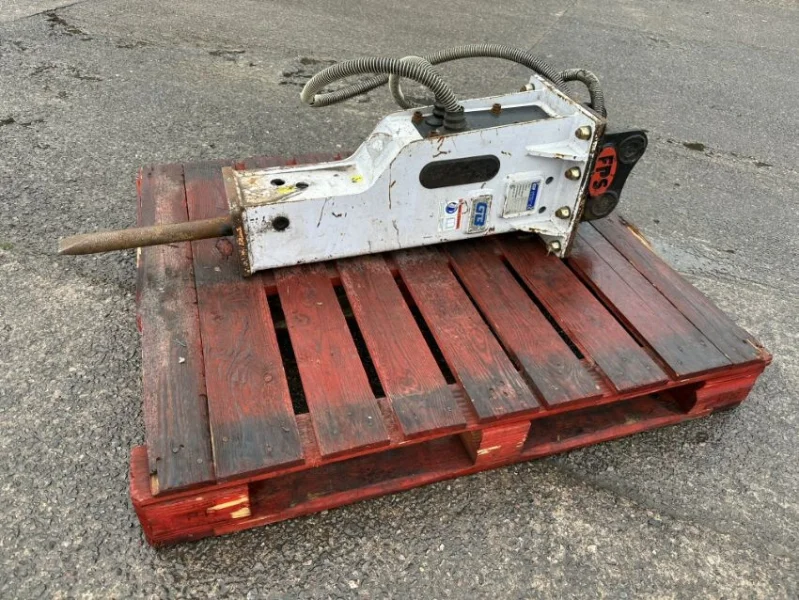 Gavel Auctioneers Ltd - 2024 Sany SY18C Excavator, GB Hydraulic Breaker, Digga Auger & Ammann Compactor Plate all available at Auction - Auction Image 2