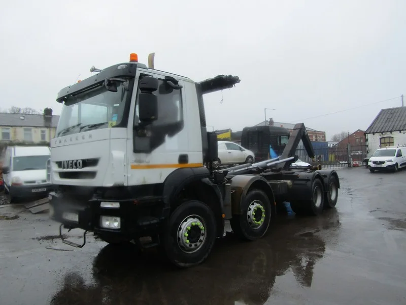 Burnley Auctioneers - HGVs, Light Commercials & Cars, Plant & Machinery - Auction Image 6