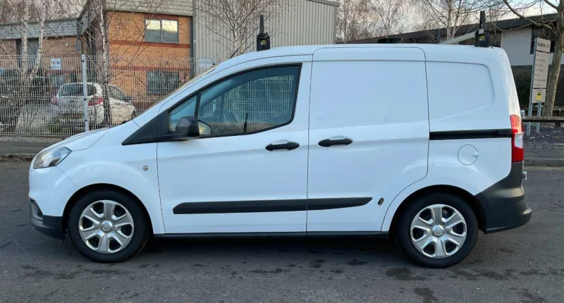 BPI Auctions - DAF Tractor Unit, DAF Dropside Lorries, Ford Transit Courier Van & SDC Tri-Axle Trailers Auction - Auction Image 2