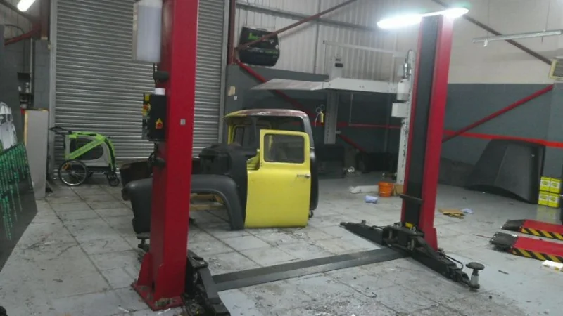 Gilbert Baitson - Garage Equipment Auction - Auction Image 1