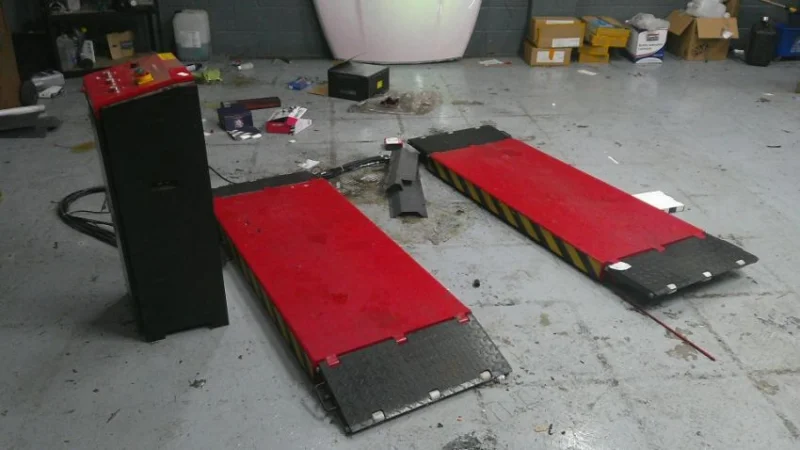 Gilbert Baitson - Garage Equipment Auction - Auction Image 2