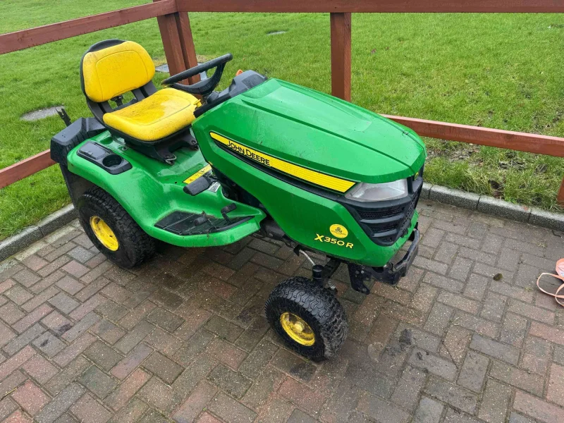 Lambert Smith Hampton - Southampton - Assets of A Landscaping and Surveying Company including Commercial Vehicles at Auction - Auction Image 2
