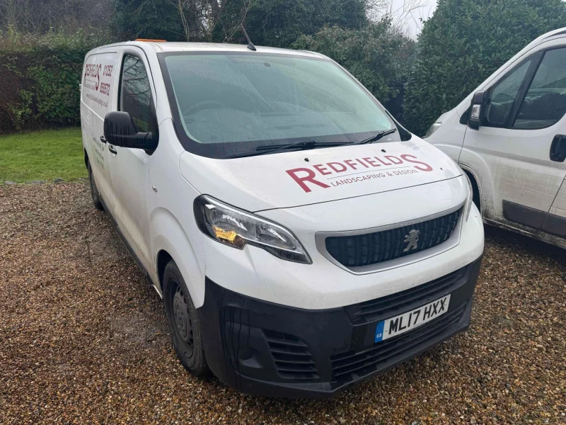 Lambert Smith Hampton - Southampton - Assets of A Landscaping and Surveying Company including Commercial Vehicles at Auction - Auction Image 4