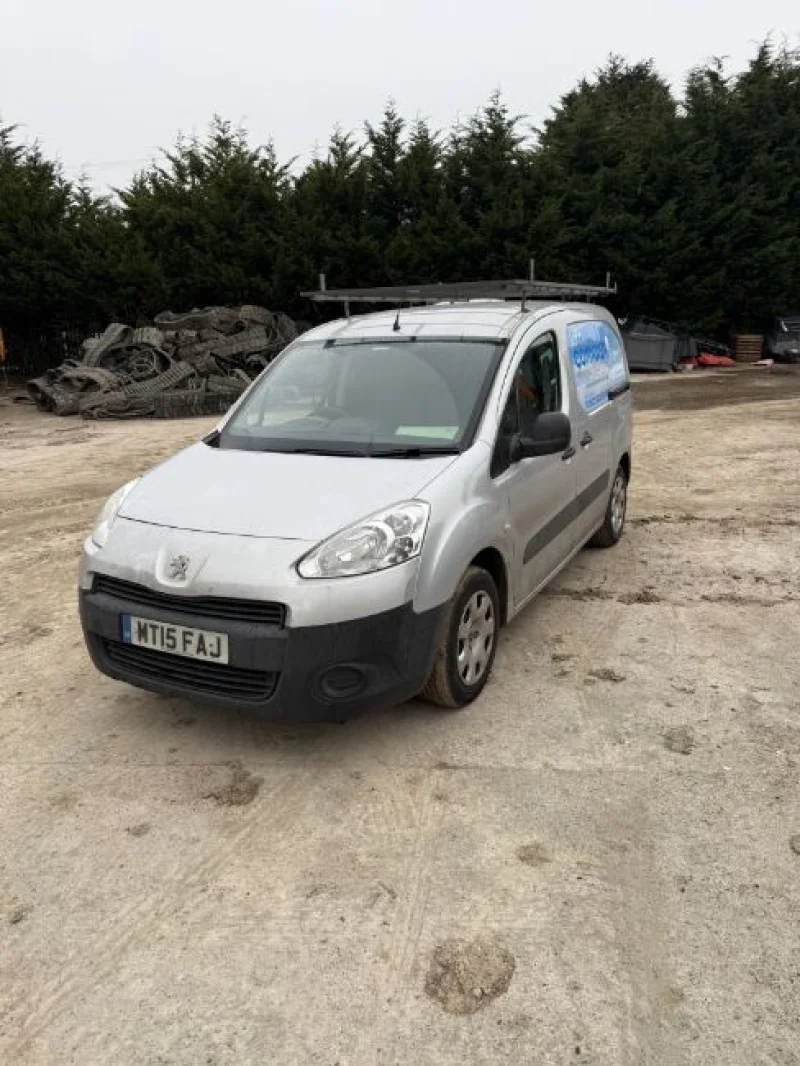 JPS Chartered Surveyors - Motor Vehicles, Mercedes-Benz Mobile Clinic Unit w/ Hearing Examination Booth, Vauxhall & Ford Panel Vans - Auction Image 5