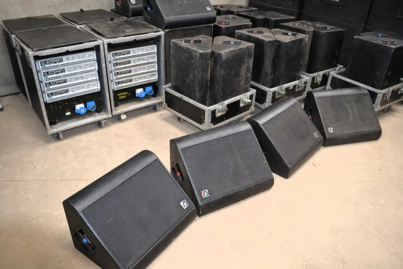 Landwood Group - Audio Visual Equipment, Sporting & Entertainment Memorabilia, IT Equipment Auction - Auction Image 6
