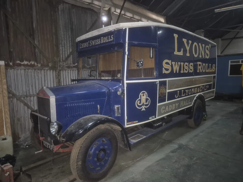 Sanderson Weatherall LLP - Leeds - 9 Classic & Vintage Cars and Commercial Vehicles Cherished Number Plates 1972 Rolls Royce Corniche Coupe Previously Owned by James May - Auction Image 8