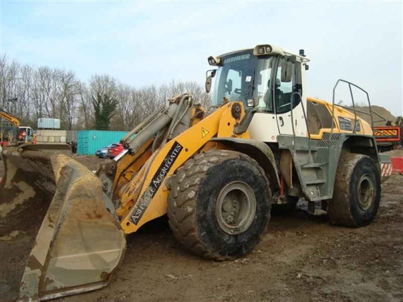 Lambert Smith Hampton - Liebherr Wheeled Loading Shovels, Excavator and Volvo 8x4 Tippers at Auction - Auction Image 2