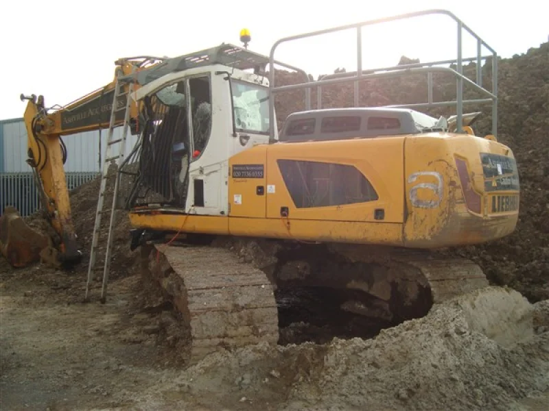 Lambert Smith Hampton - Liebherr Wheeled Loading Shovels, Excavator and Volvo 8x4 Tippers at Auction - Auction Image 5